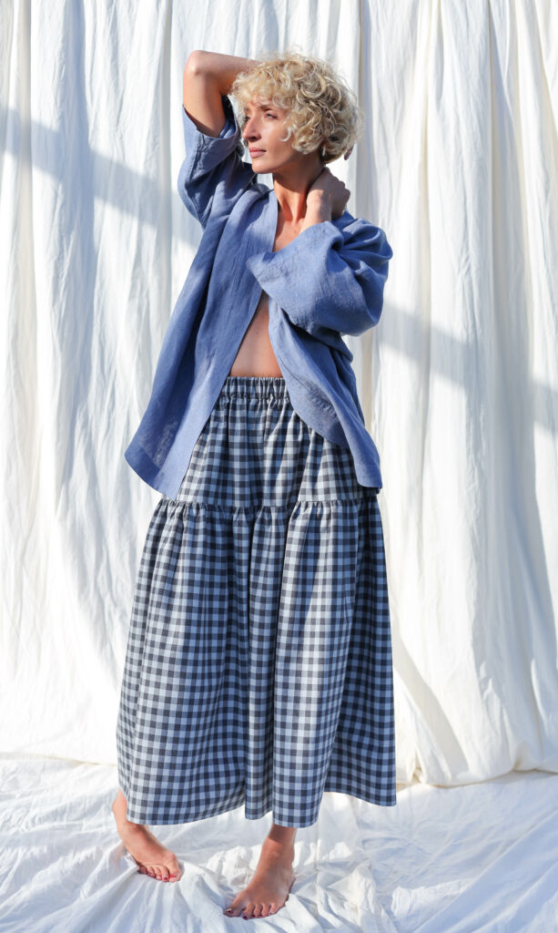 Checkered organic cotton tiered skirt with elasticated waist - Image 2