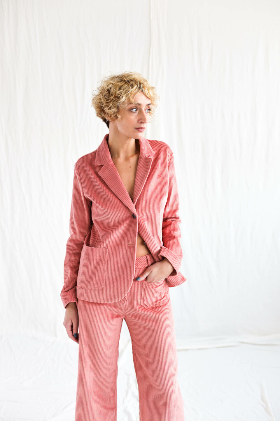 Fitted elegant wide wale corduroy blazer | Dress | Almost Apricot | Sustainable clothing | OffOn clothing