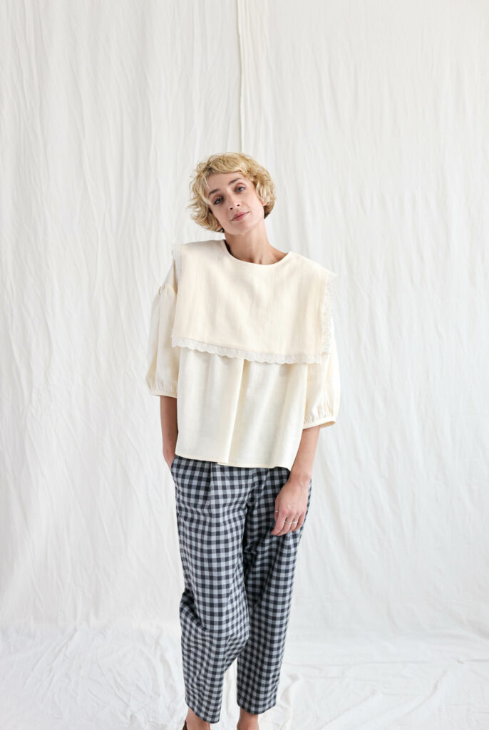 Oversized square collar linen blouse AMELIA - Image 3
