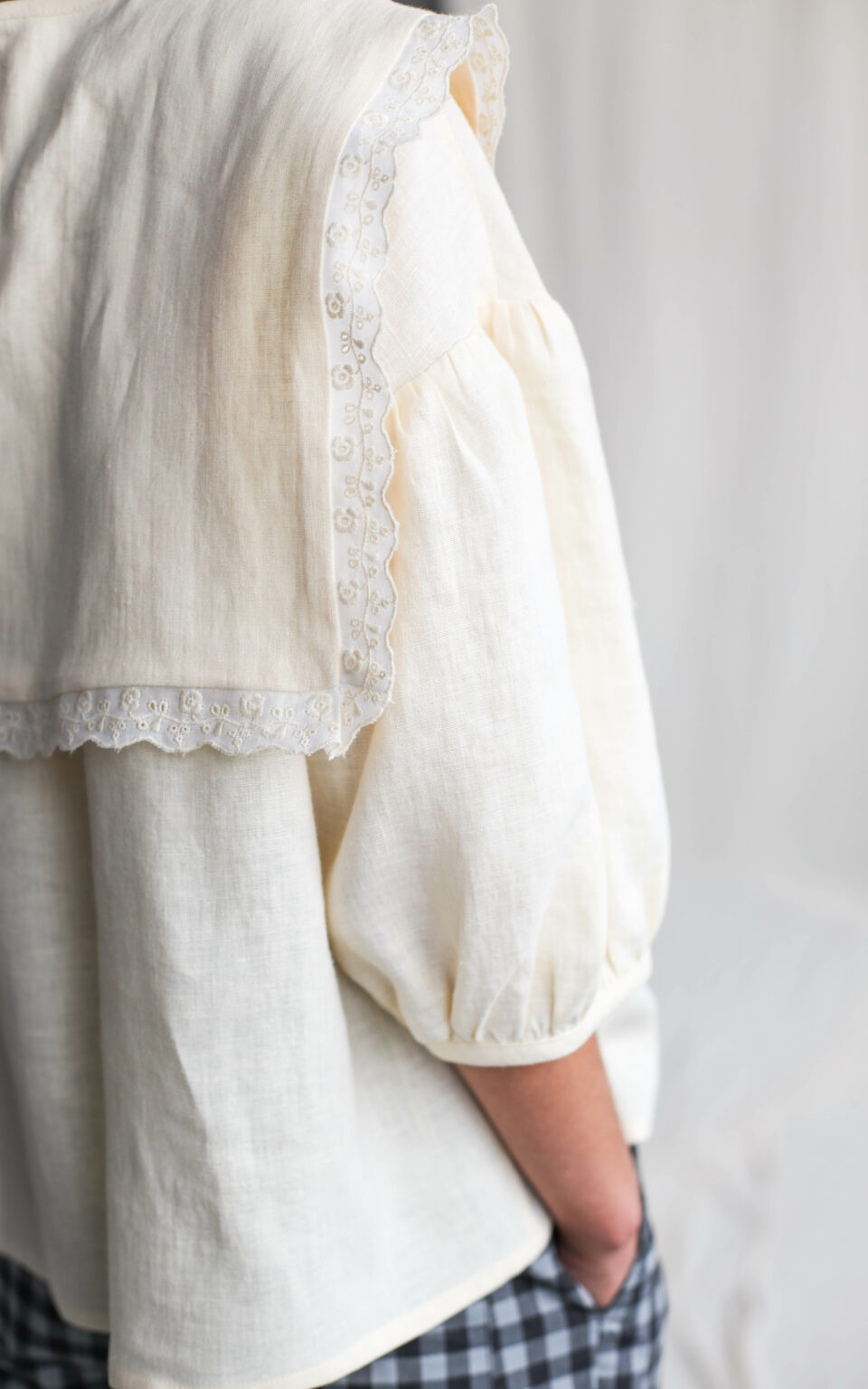 Oversized square collar linen blouse AMELIA - Image 5