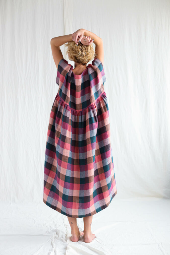 Oversize linen dress in checks SILVINA - Image 2
