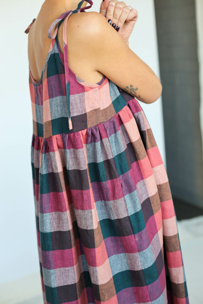 Loose tie strap linen sundress in checks - Image 3