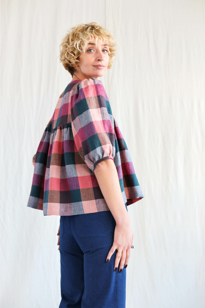 Checkered linen puff sleeve top - Image 3