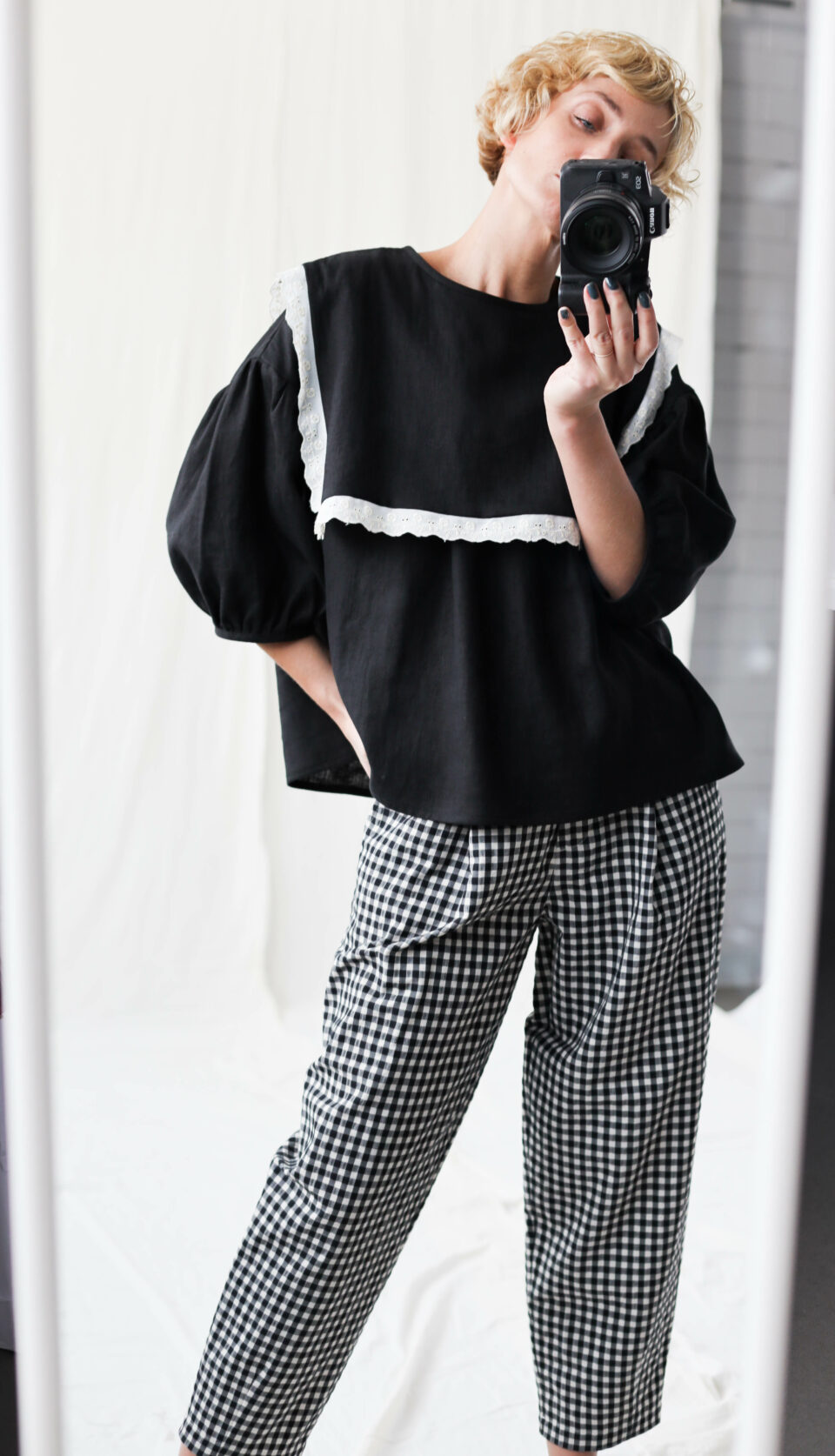 Oversized large collar black linen blouse AMELIA - Image 3