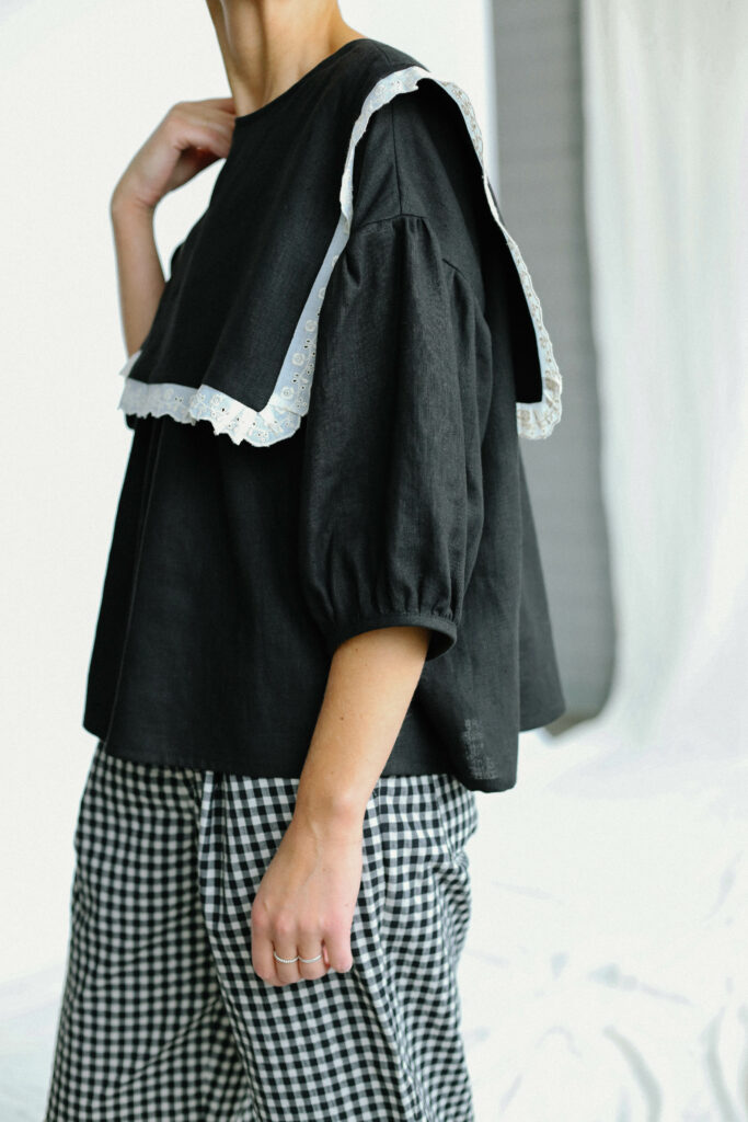 Oversized large collar black linen blouse AMELIA - Image 2