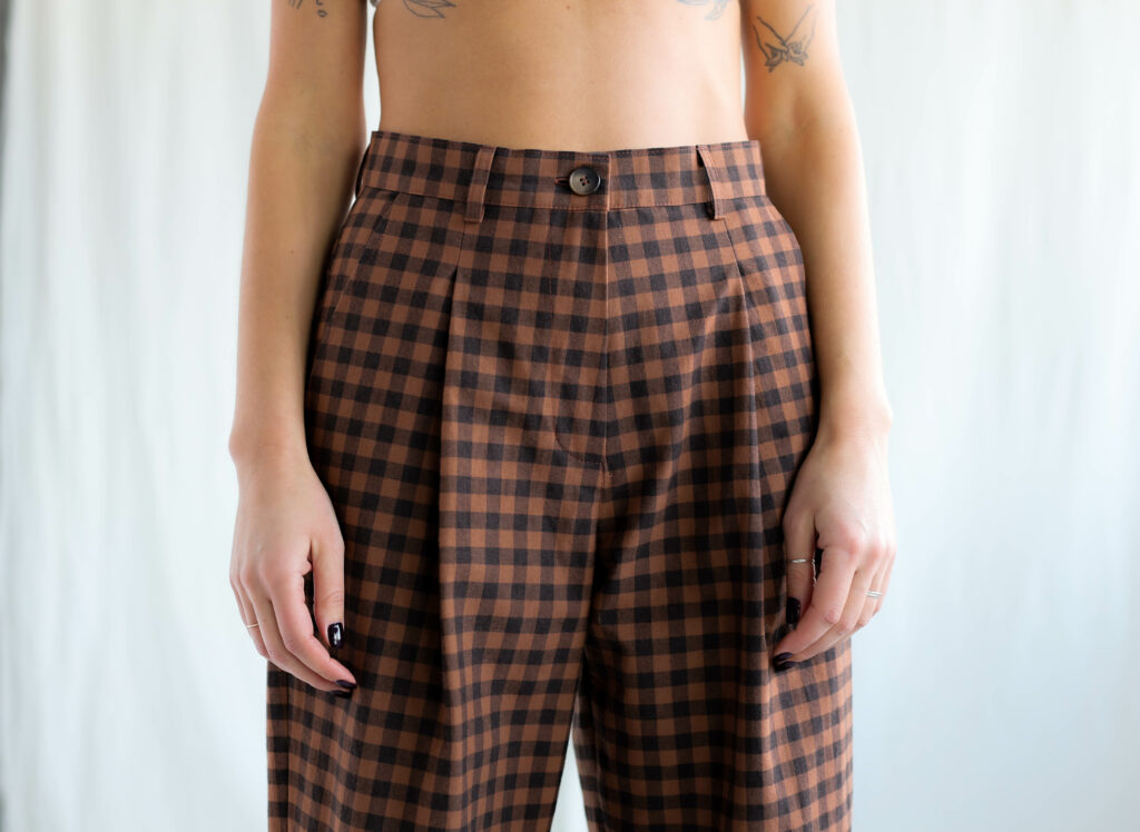 Gingham boxy tapered leg trousers - Image 5
