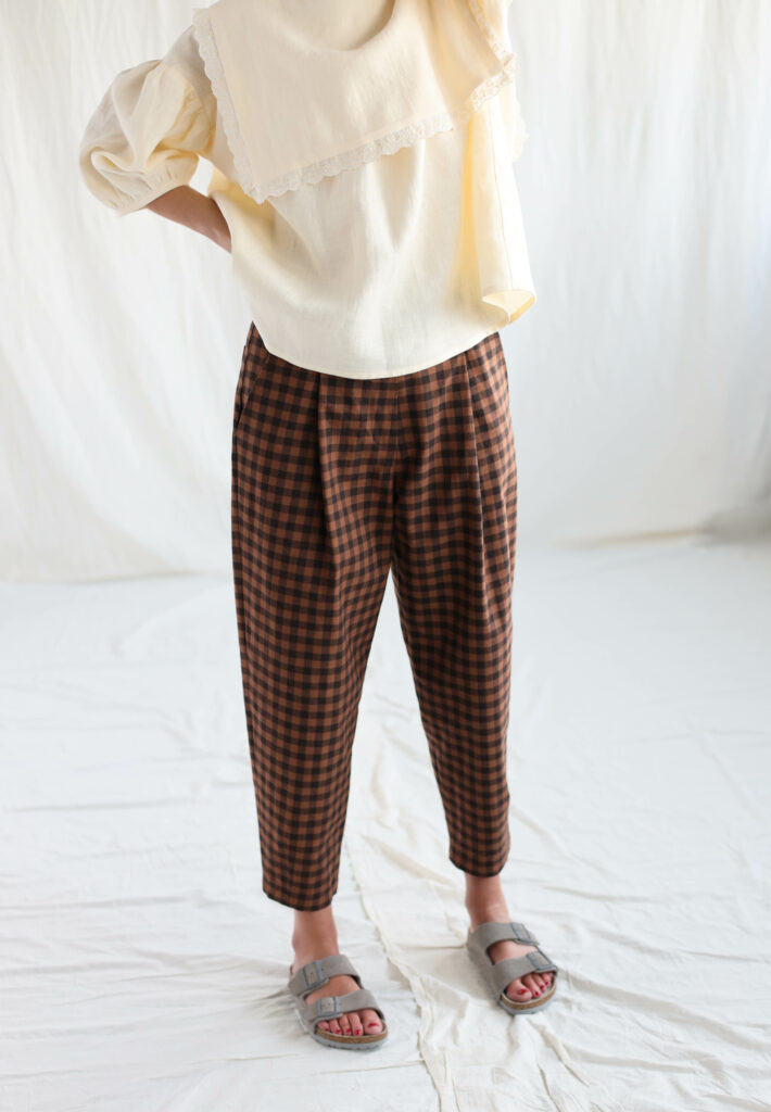 Gingham boxy tapered leg trousers - Image 4