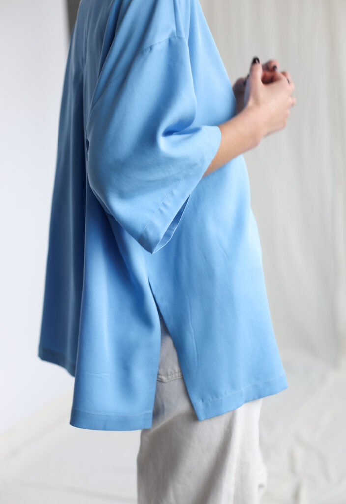 Oversize light blue tencel shirt LYKKE - Image 5
