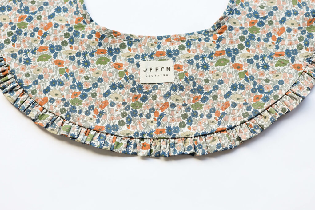Detached collar made in a floral Tana Lawn cotton - Image 2