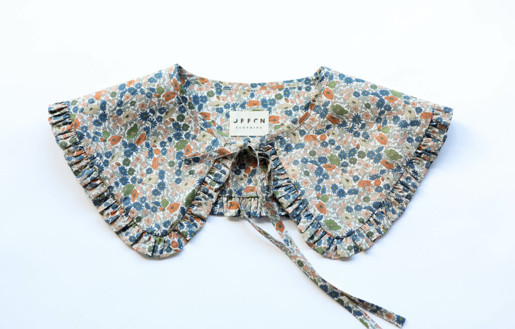 Detached collar made in a floral Tana Lawn cotton - Image 4