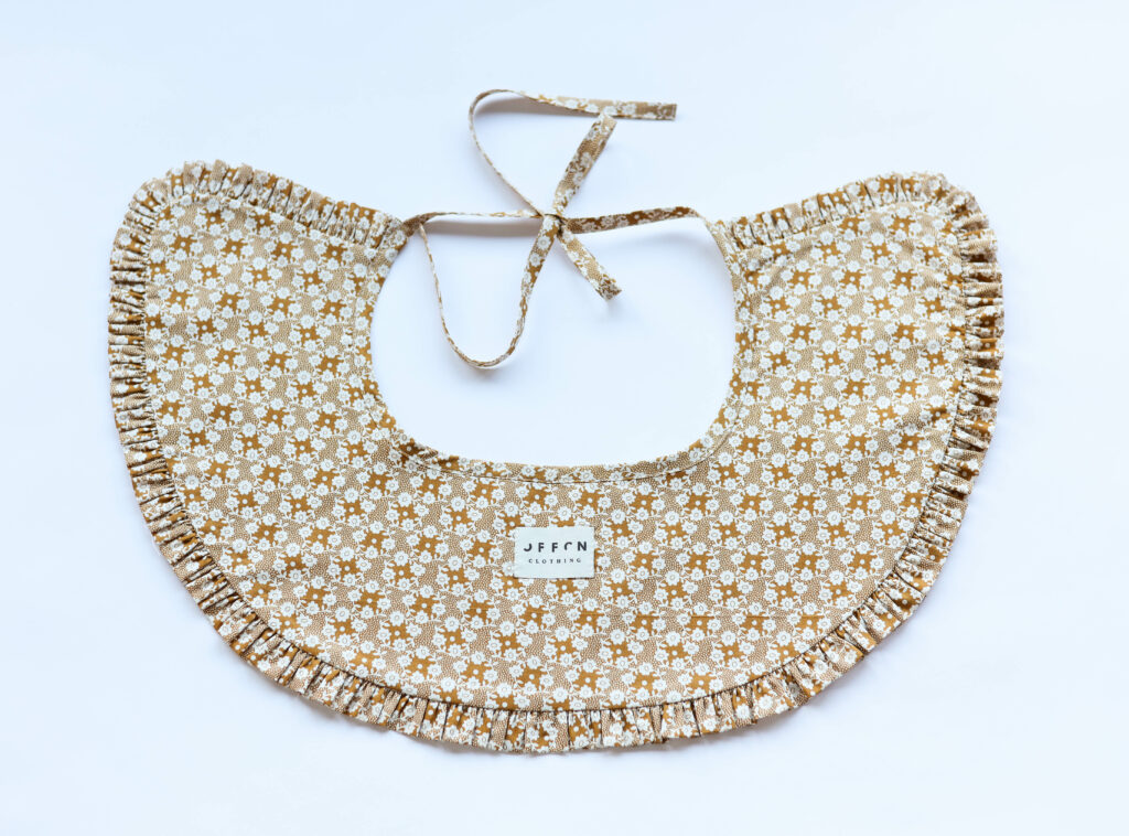 Detached collar made in a organic Tana Lawn cotton - Image 1