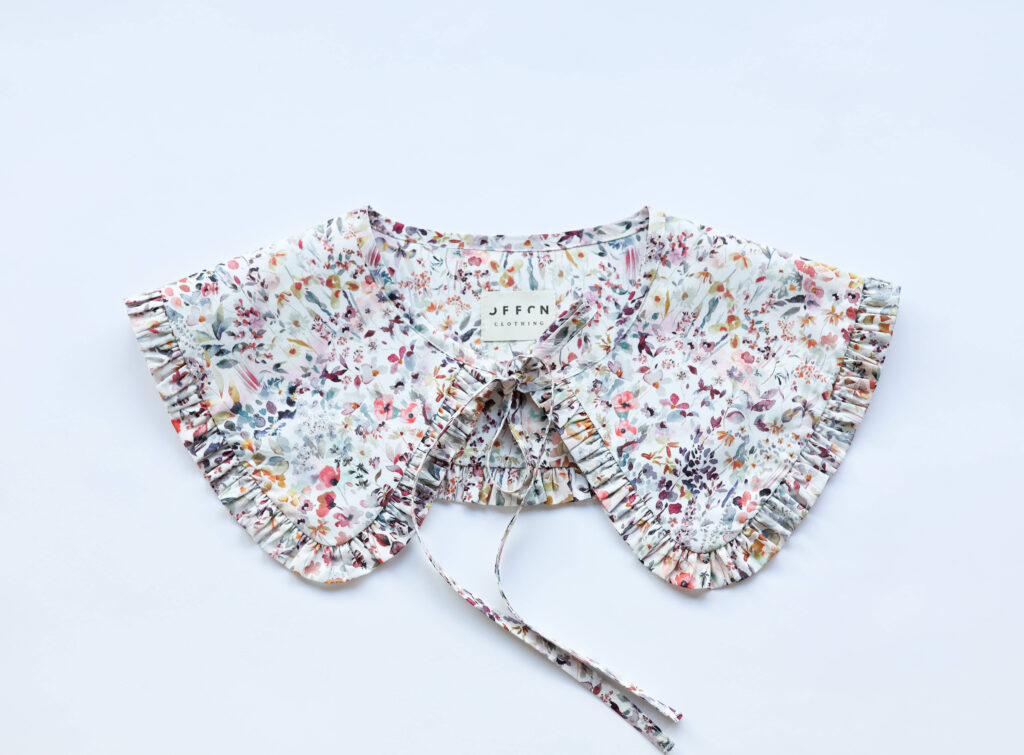 Detached collar made in a flower print Tana Lawn cotton - Image 2