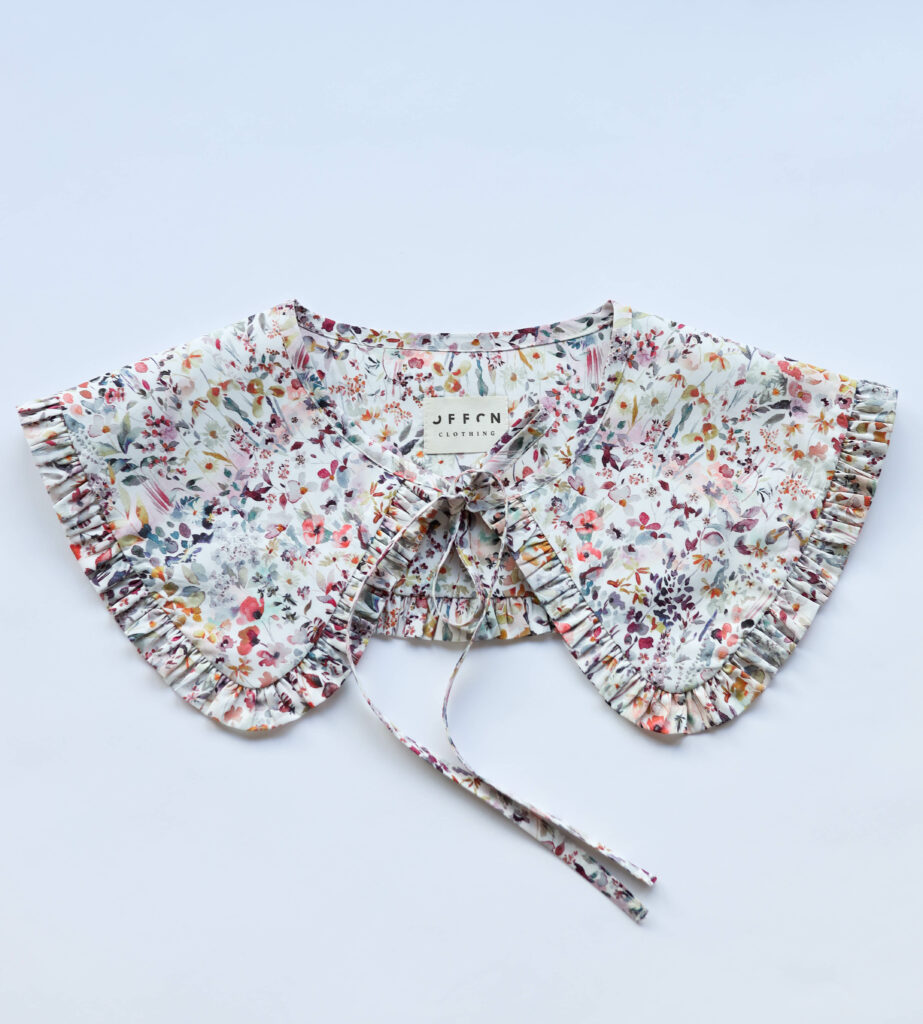 Detached collar made in a flower print Tana Lawn cotton