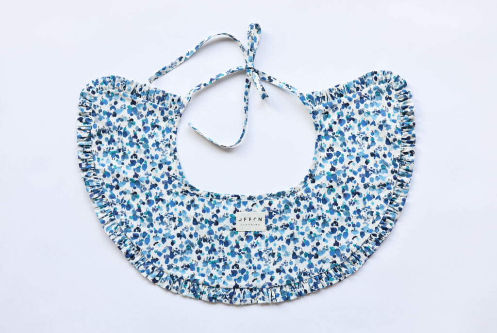 Detached collar made in a silky Tana Lawn cotton - Image 1