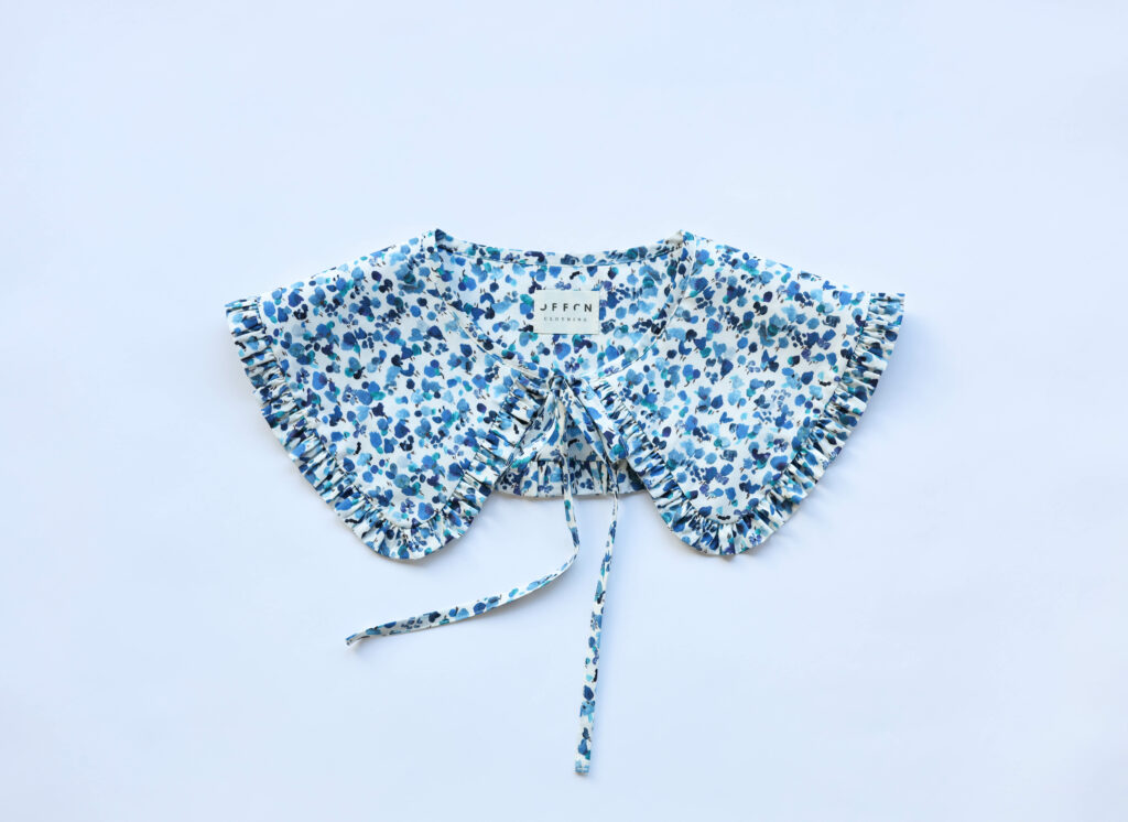 Detached collar made in a silky Tana Lawn cotton