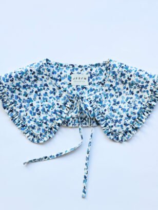 Detached collar made in a silky Tana Lawn cotton