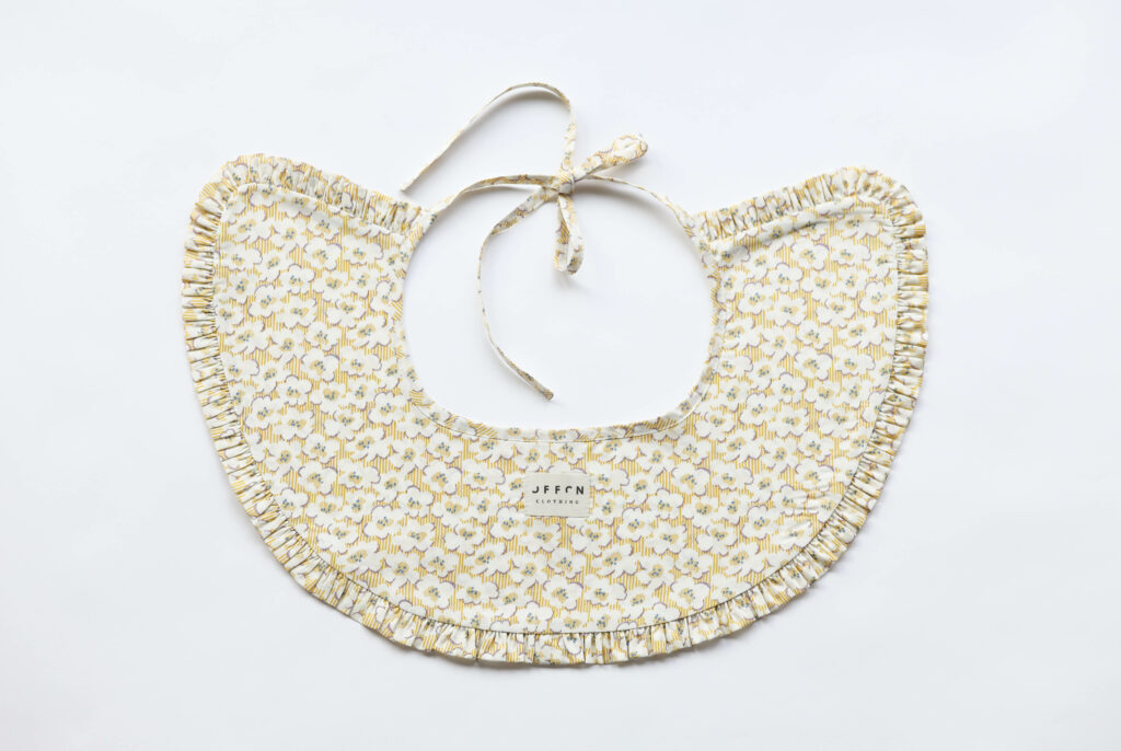 Detached collar made in a organic Tana Lawn cotton - Image 1