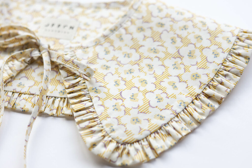 Detached collar made in a organic Tana Lawn cotton - Image 3