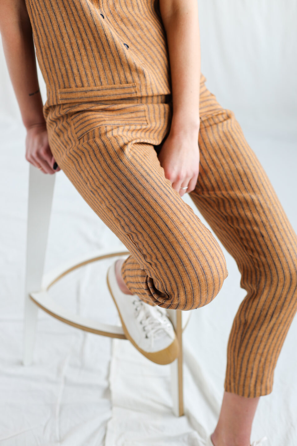 Sleeveless striped linen jumpsuit - Image 5