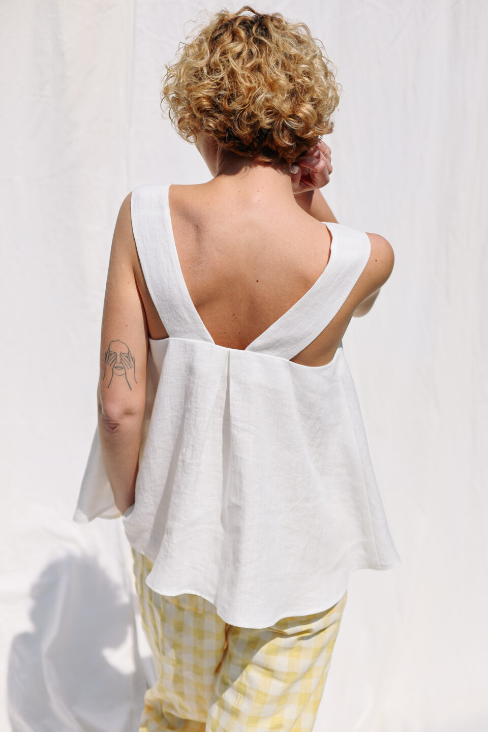 White linen low back blouse INES - Image 3