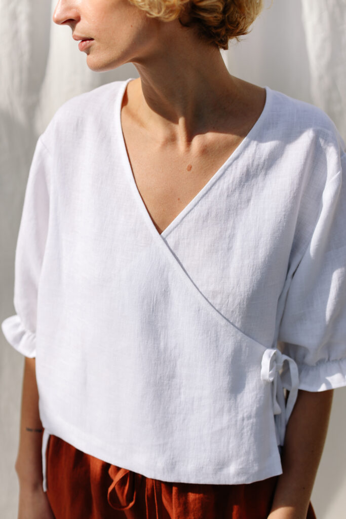 Loose linen wrap blouse AGATE - Image 3