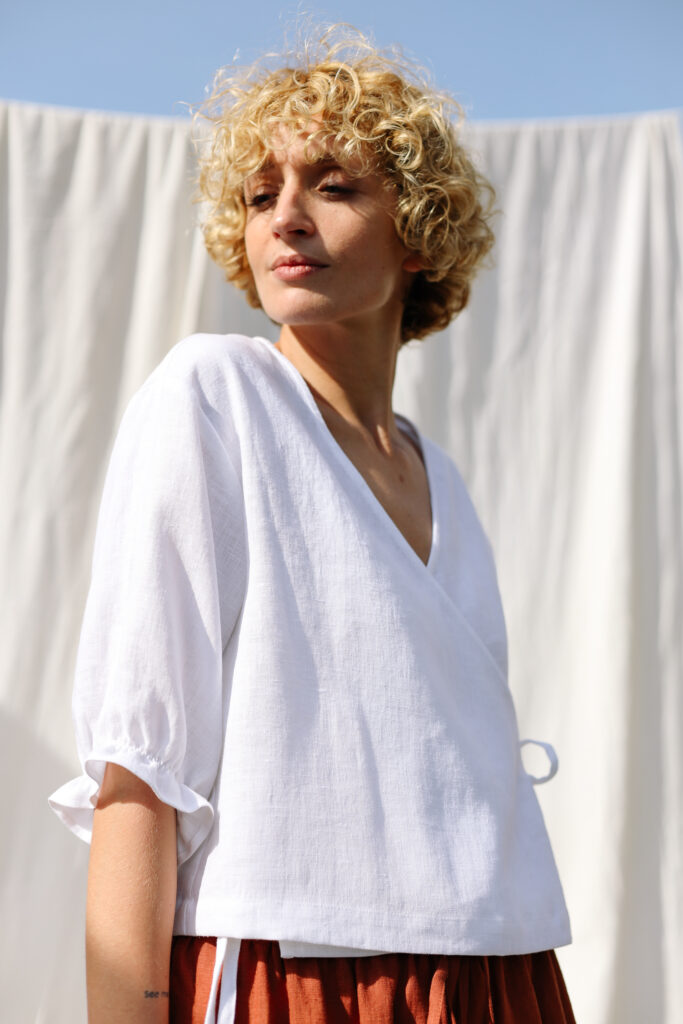 Loose linen wrap blouse AGATE - Image 4