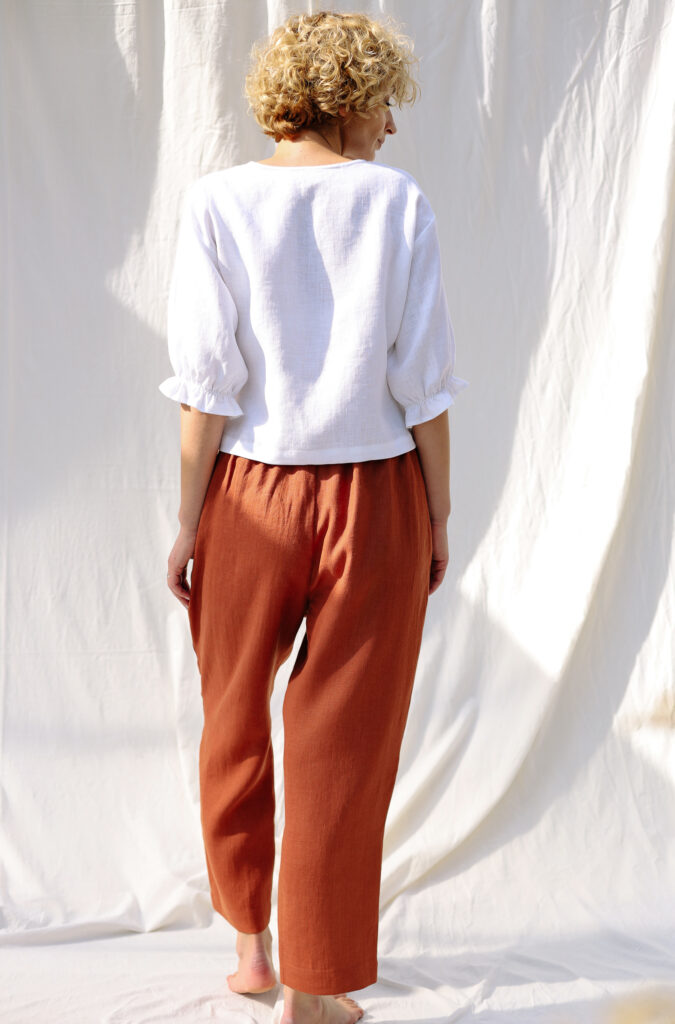 Linen pull on trousers with elastic waistband - Image 2