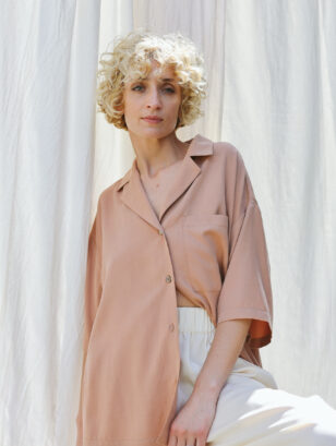 Oversize shirt with revere collar LYKKE | Tops | Sustainable clothing | OffOn clothing