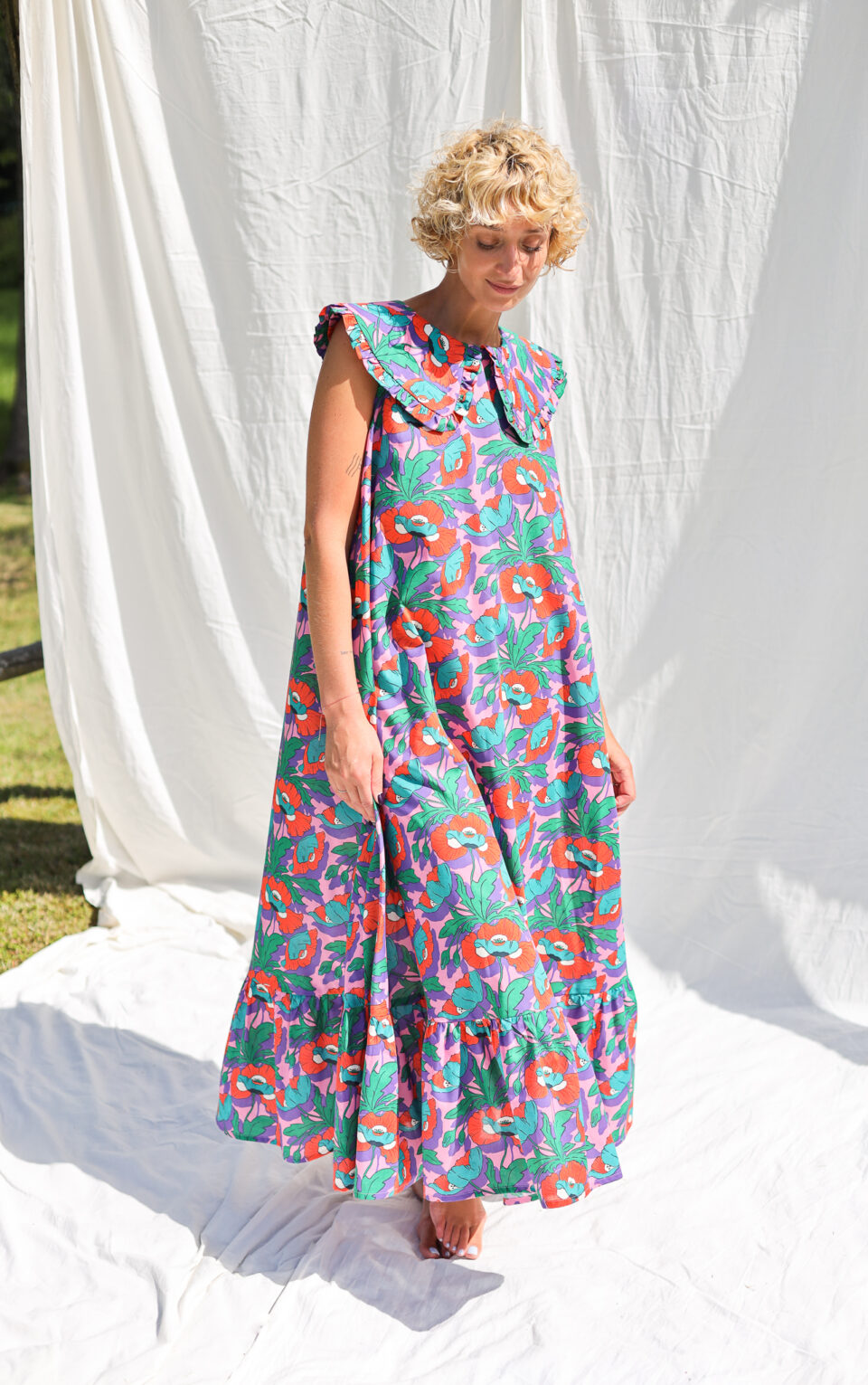 Sleeveless puritan collar dress in floral silky cotton BUTTERFIELD POPPY - Image 1