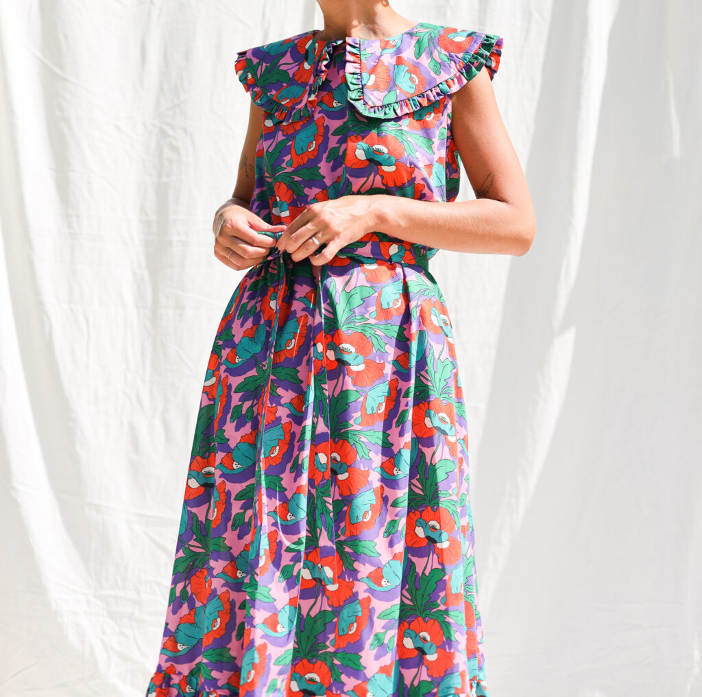 Sleeveless puritan collar dress in floral silky cotton BUTTERFIELD POPPY - Image 2