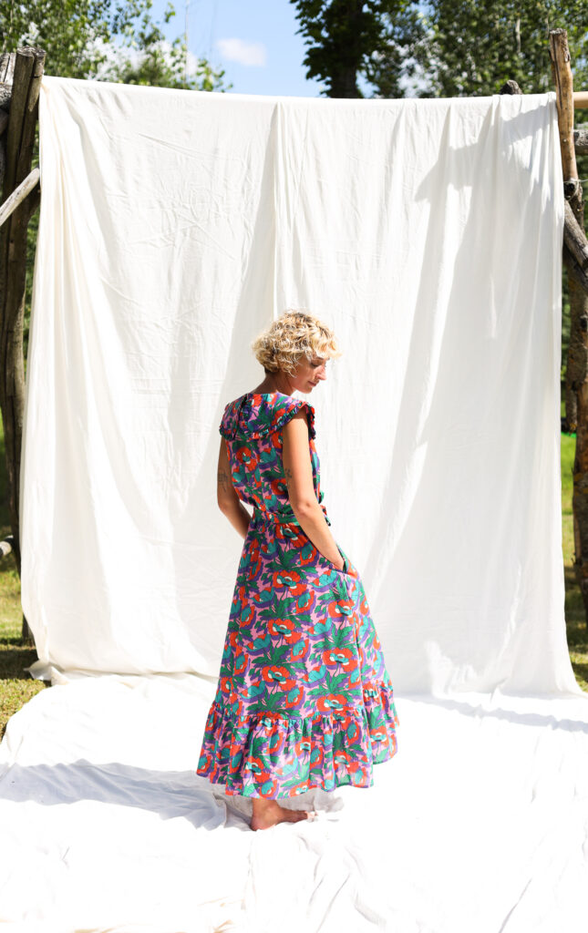Sleeveless puritan collar dress in floral silky cotton BUTTERFIELD POPPY | Dress | Sustainable clothing | OffOn clothing