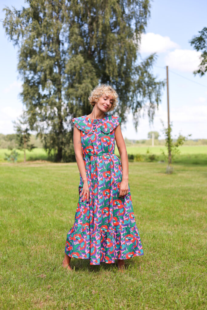 Sleeveless puritan collar dress in floral silky cotton BUTTERFIELD POPPY - Image 6