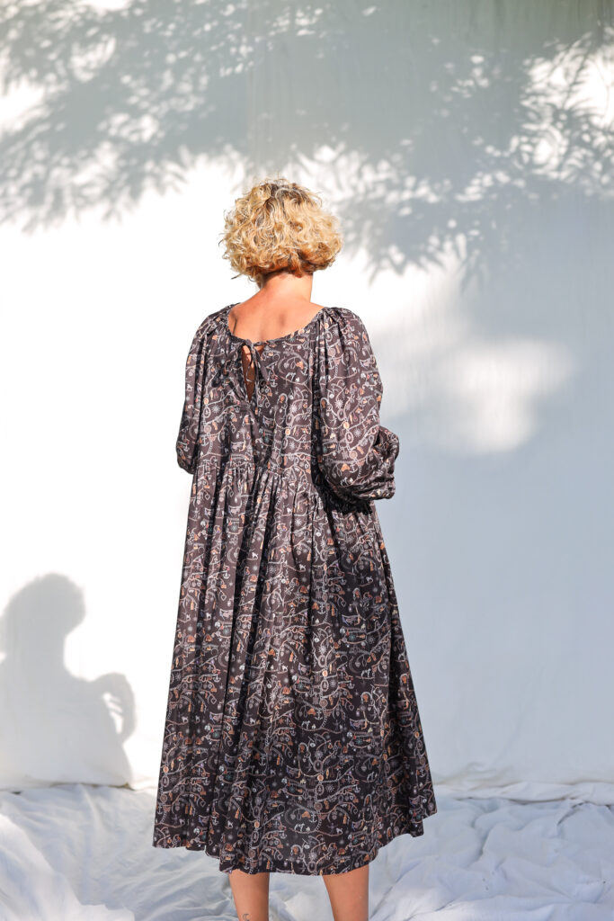 Reversible oversized vintage chain print dress FOREVER HEIRLOOM - Image 1