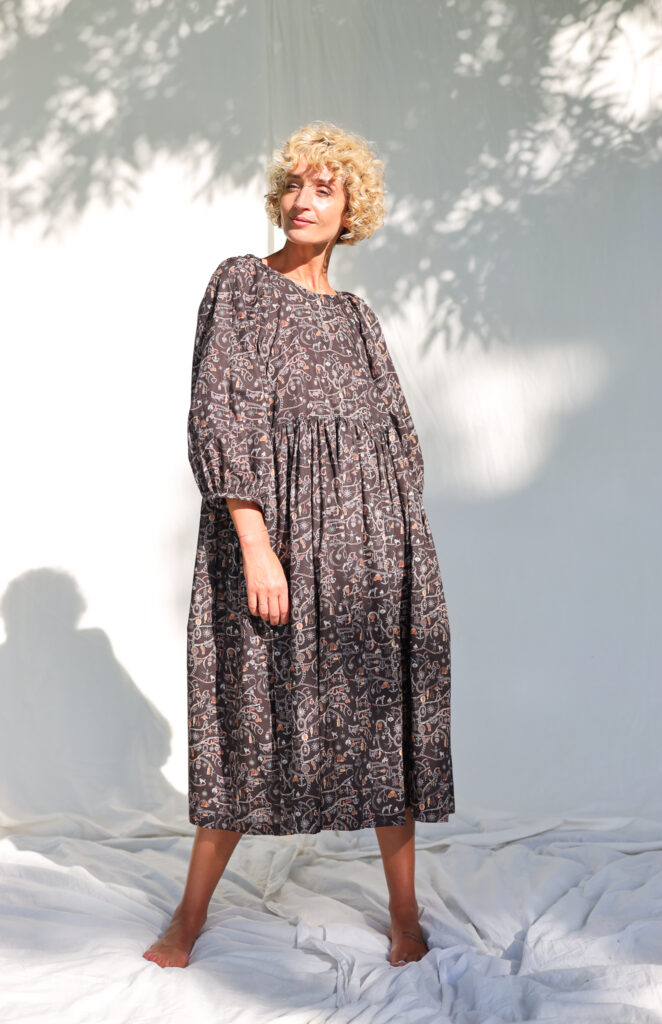 Reversible oversized vintage chain print dress FOREVER HEIRLOOM - Image 6