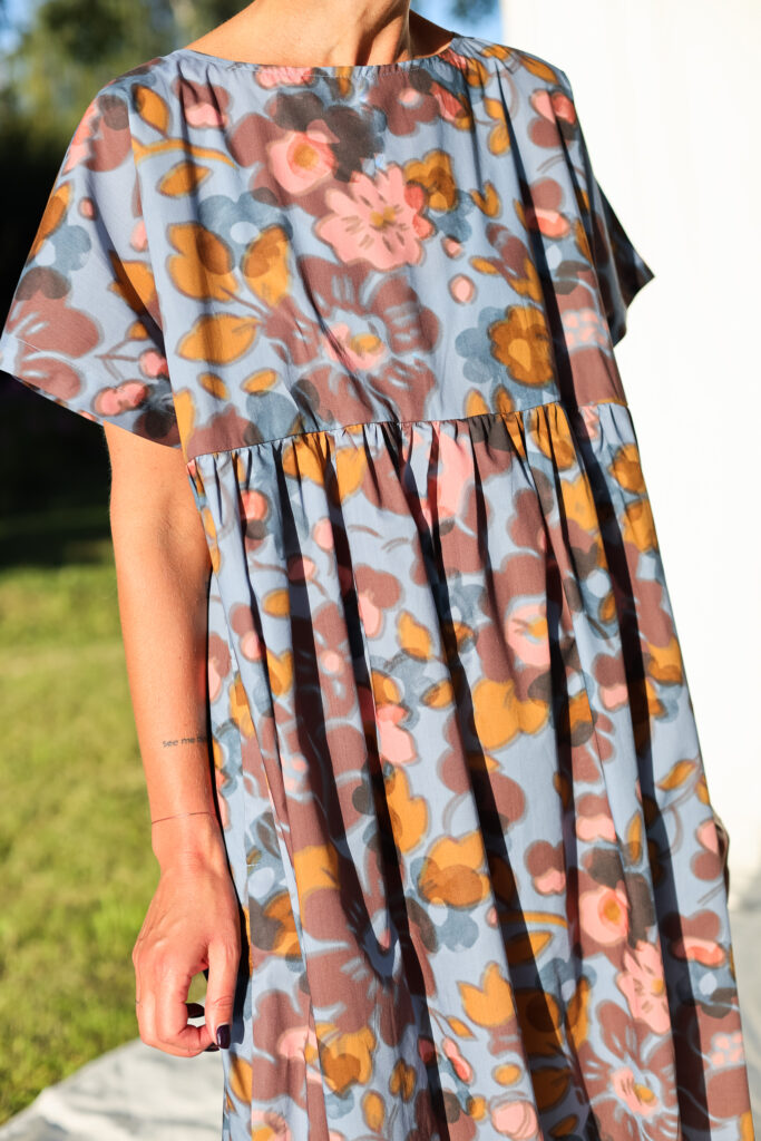 Oversized silky cotton floral print dress SILVINA - Image 4