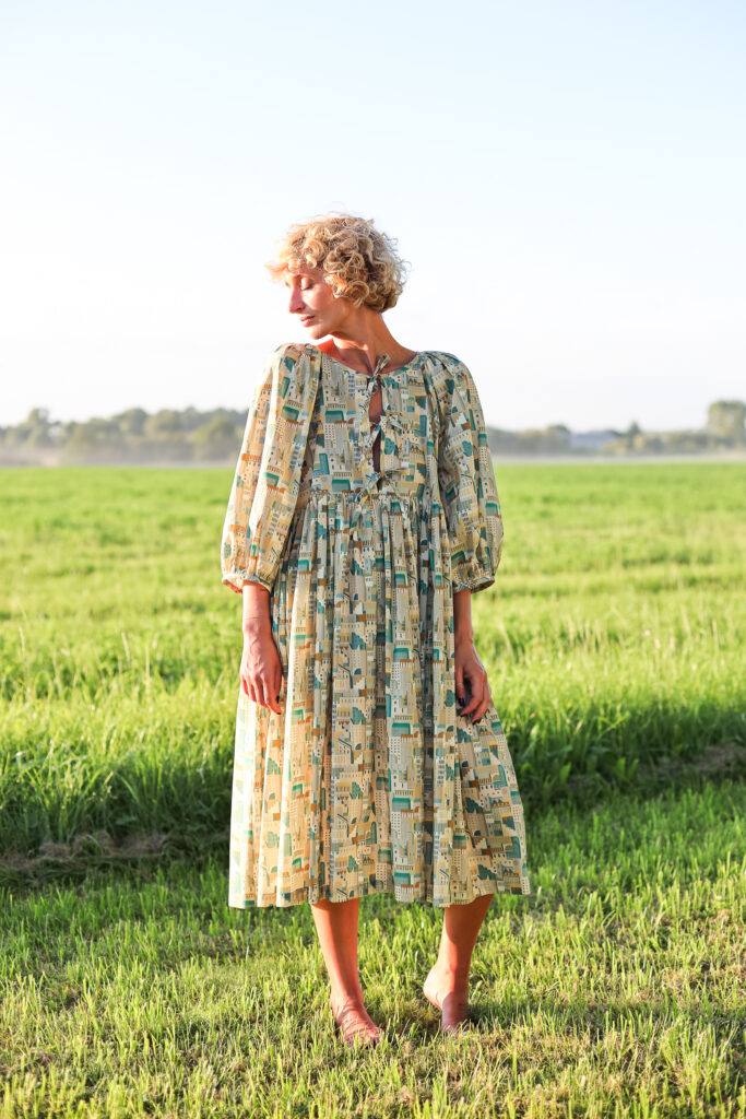 Reversible puff sleeve dress FELDA in architectural print silky cotton fabric - Image 1