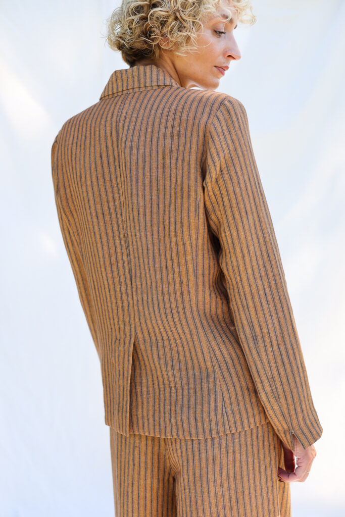 Elegant striped linen two pieces suit - Image 4