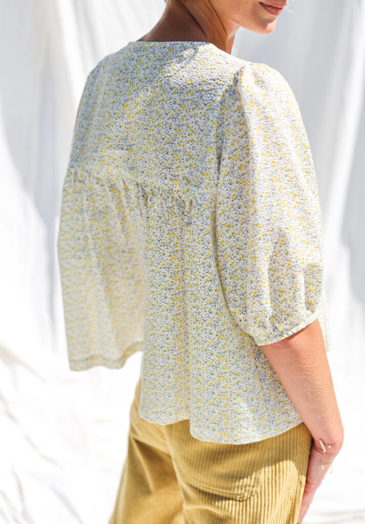 Floral seersucker cotton blouse - Image 4