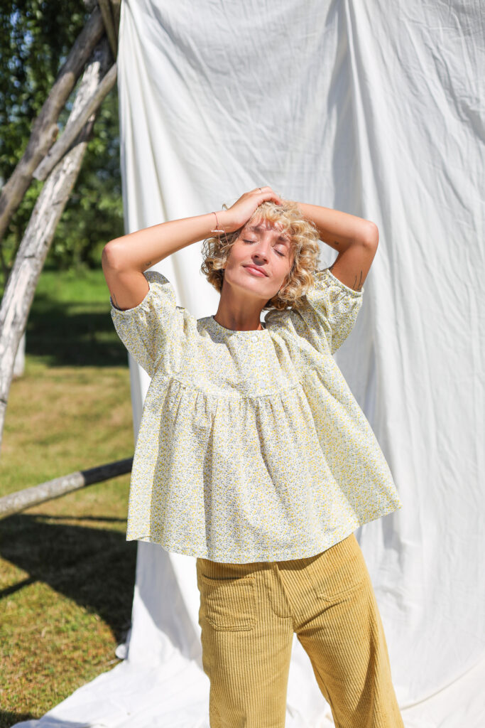 Floral seersucker cotton blouse - Image 6