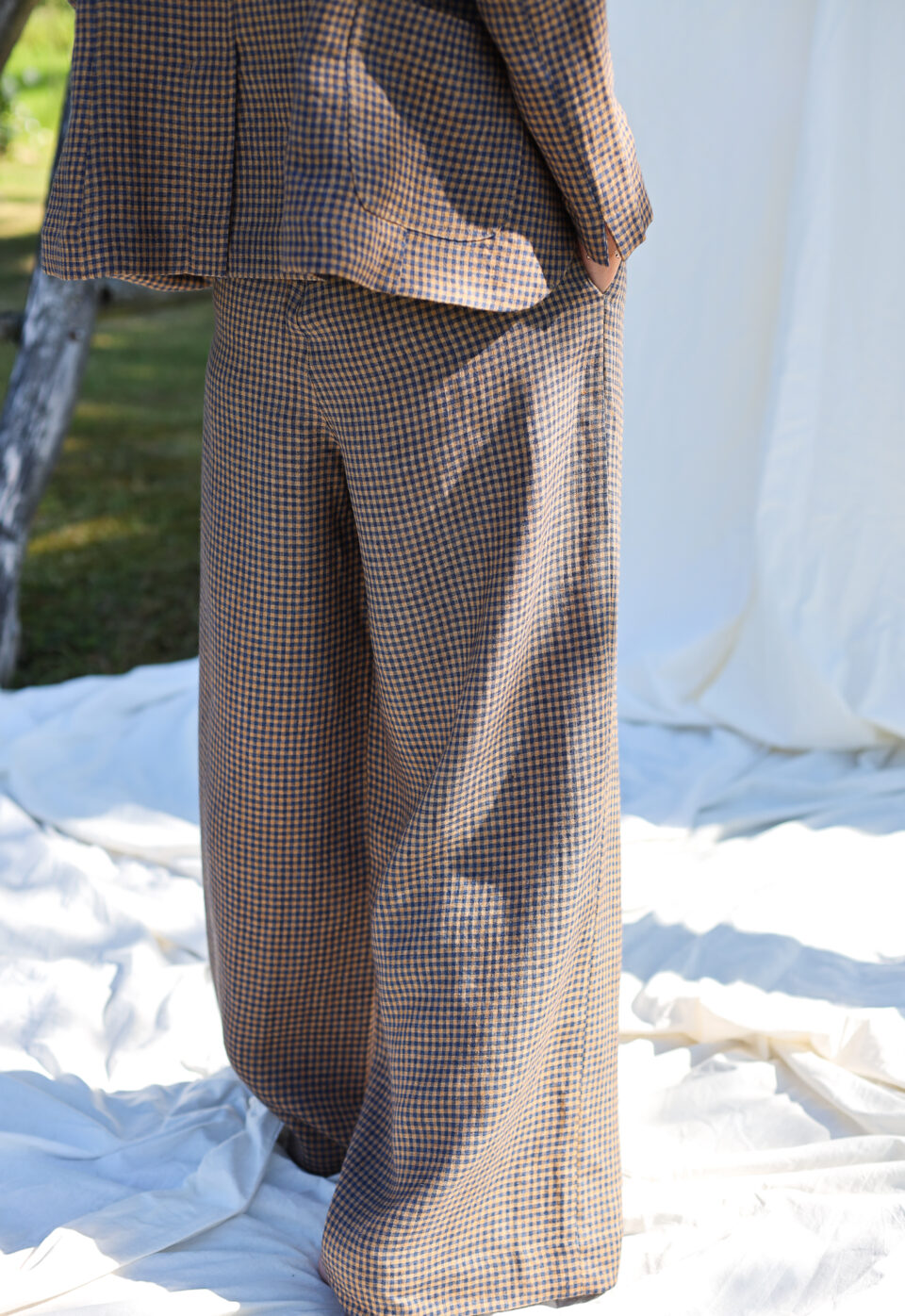 Pleated gingham linen palazzo trousers - Image 4