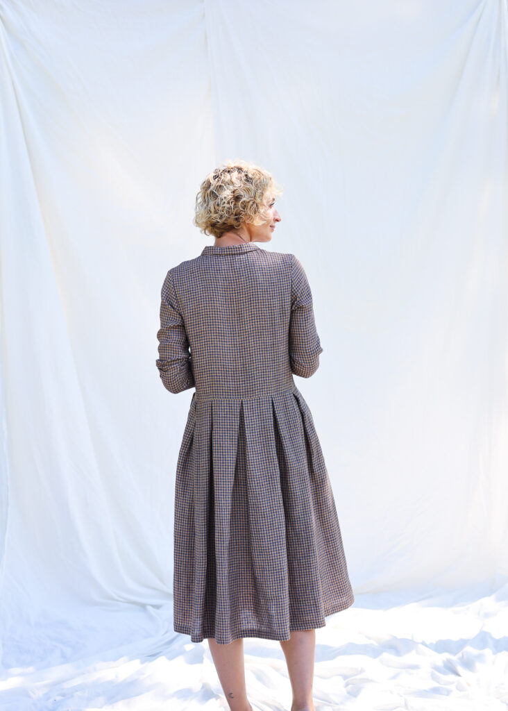 Gingham linen long sleeve loose fit dress - Image 4
