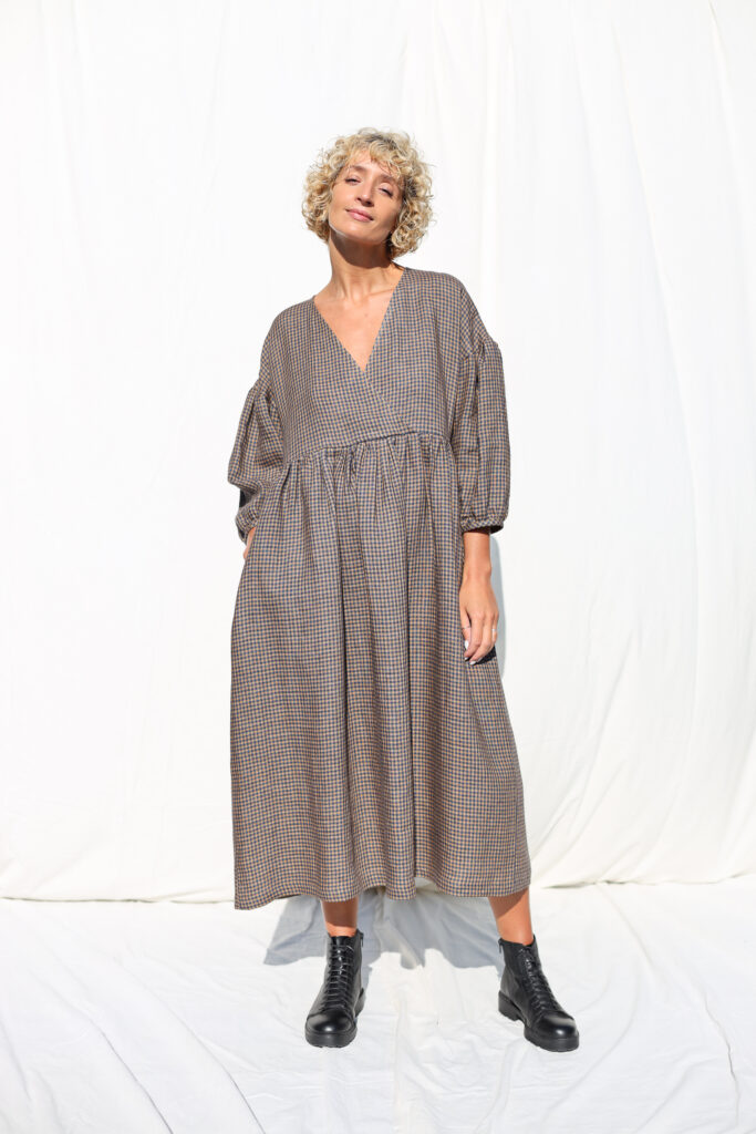 Gingham linen V-neck puffy sleeve dress - Image 1