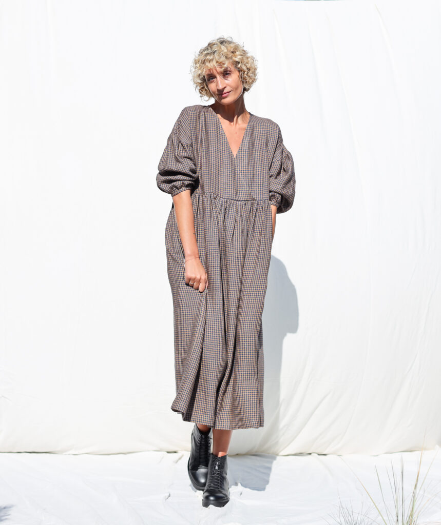 Gingham linen V-neck puffy sleeve dress | Dress | Sustainable clothing | OffOn clothing