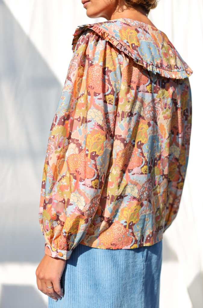 Long sleeve puritan collar blouse LUCIA - Image 3