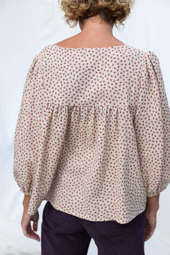 Puff sleeve blouse in double gauze floral cotton - Image 2