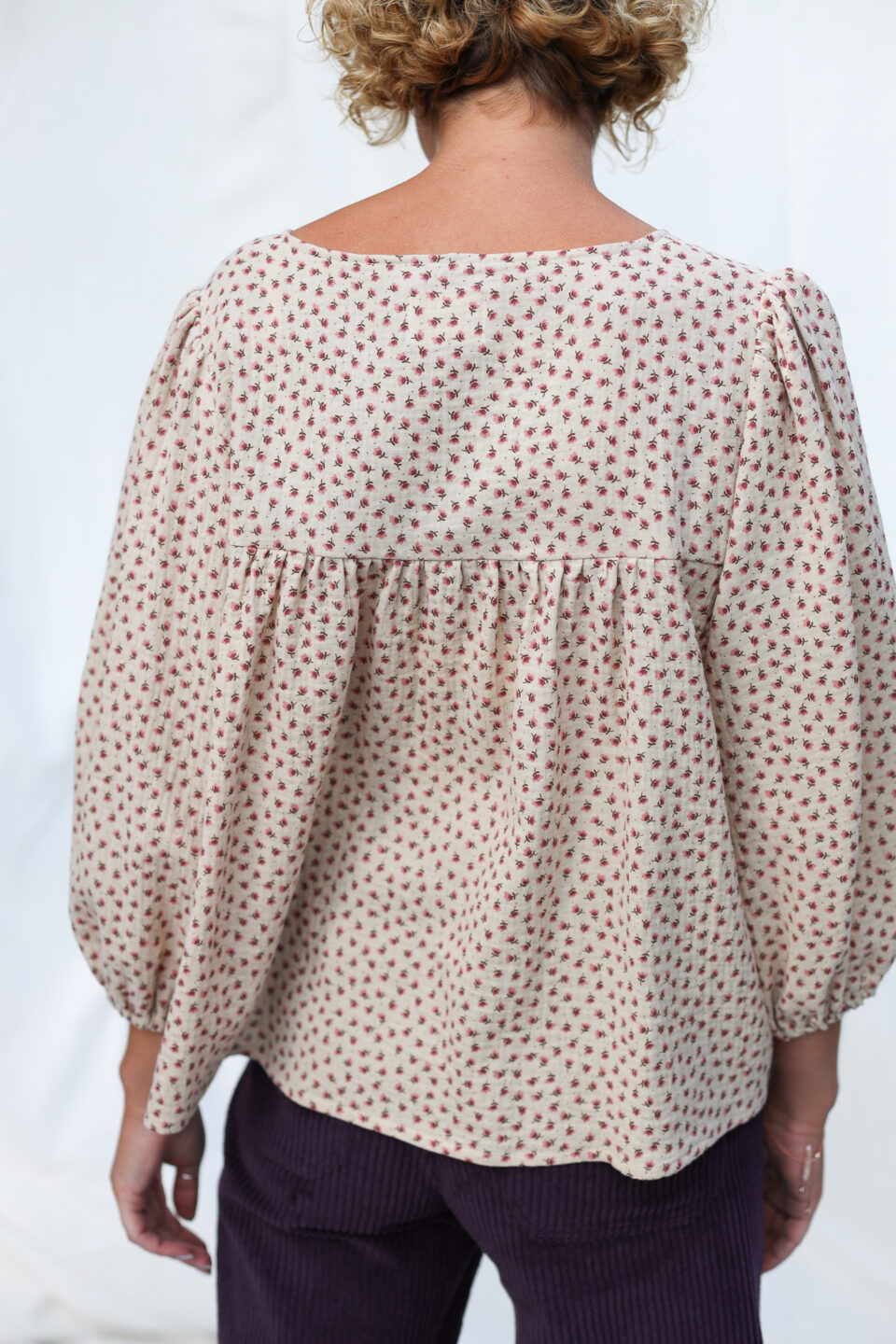 Puff sleeve blouse in double gauze floral cotton - Image 2