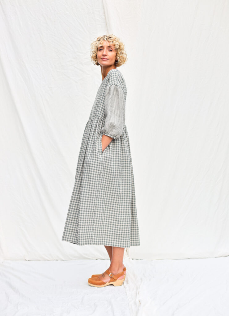 Gingham linen dress with contrasting striped puffy sleeves PERLA - Image 2