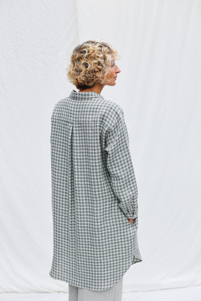Oversized gingham linen shirtdress - Image 3