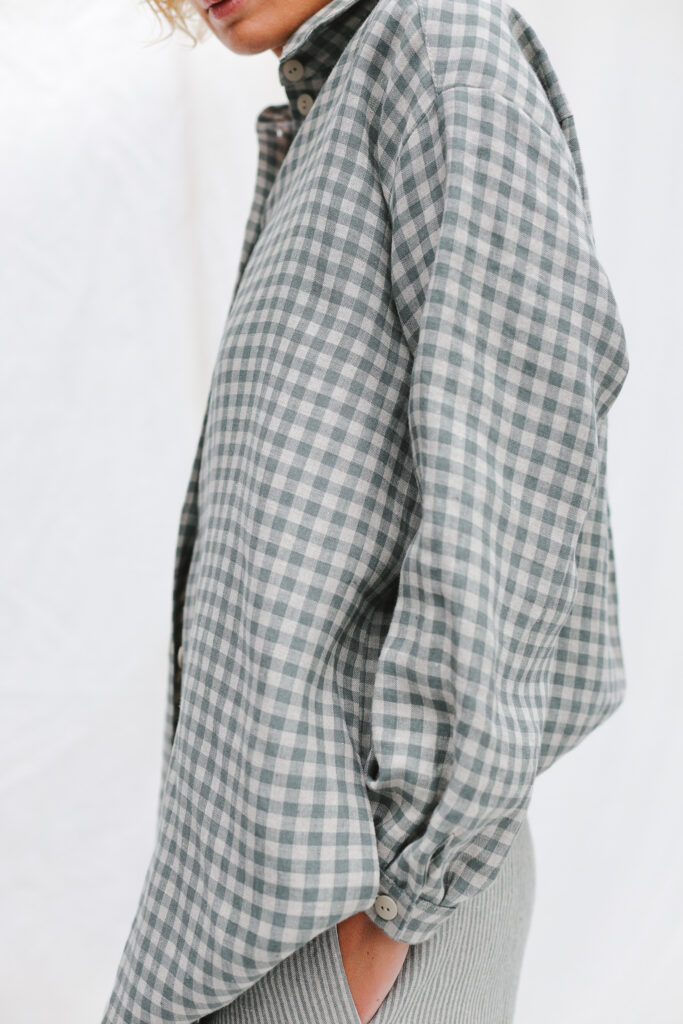 Oversized gingham linen shirtdress - Image 4