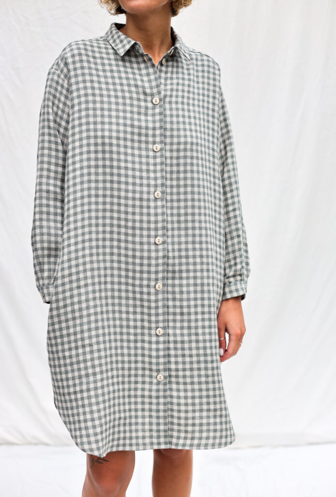 Oversized gingham linen shirtdress - Image 5